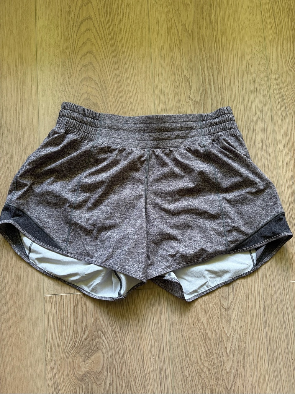 Athletic Gray Women’s Lululemon Hotty Hot High-Rise Lined Short 4"